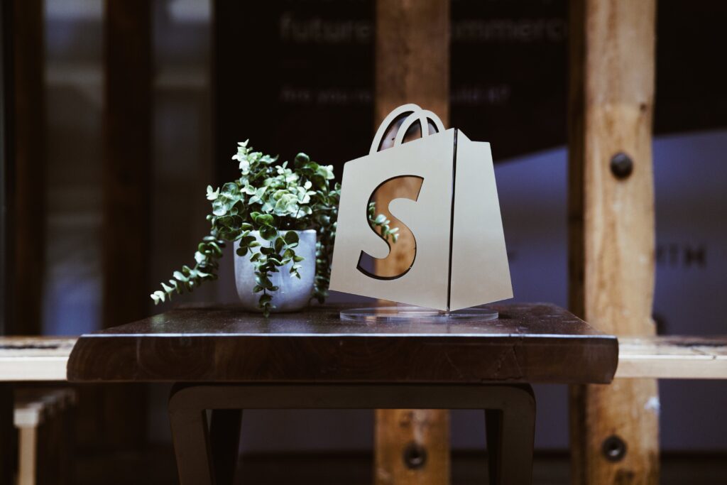how many stores are on Shopify